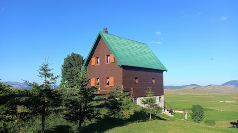 Family Farm Apartments-next to Ski Center Durmitor