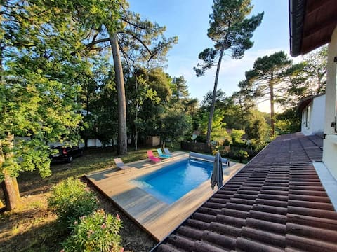 Villa with pool for 11 people, 4 km from the beaches