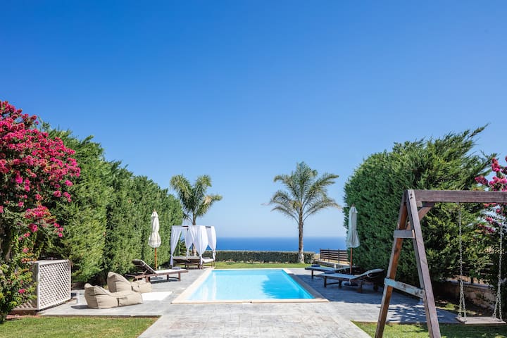 Villa Argento – Sea & City Views by etouri
