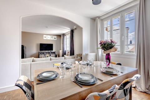 Spacious - Quiet - Free Parking - Alex & Chaa