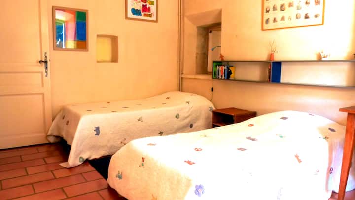 საძინებელი 8