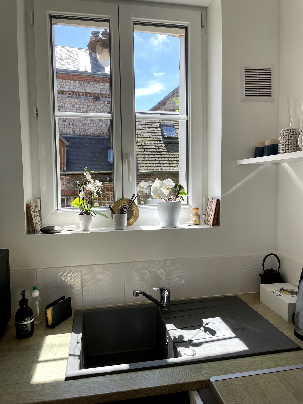 Top Airbnb: Fisherman's house with sea view in the heart of Étretat in Étretat