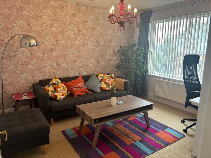 Sunny Roof Terrace, Workspace, Near Park, & Peaks - Sheffield, UK
