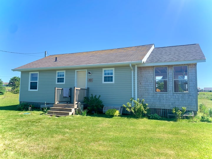 Wildflower Cottage: It’s Time To Unwind - Prince Edward Island