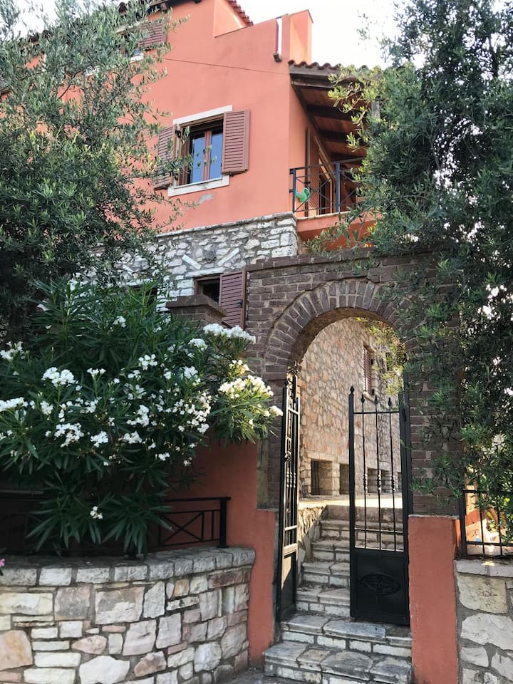 Villa Kolonja · Vala | 1br Walk To Ksamil Beach - Ksamil