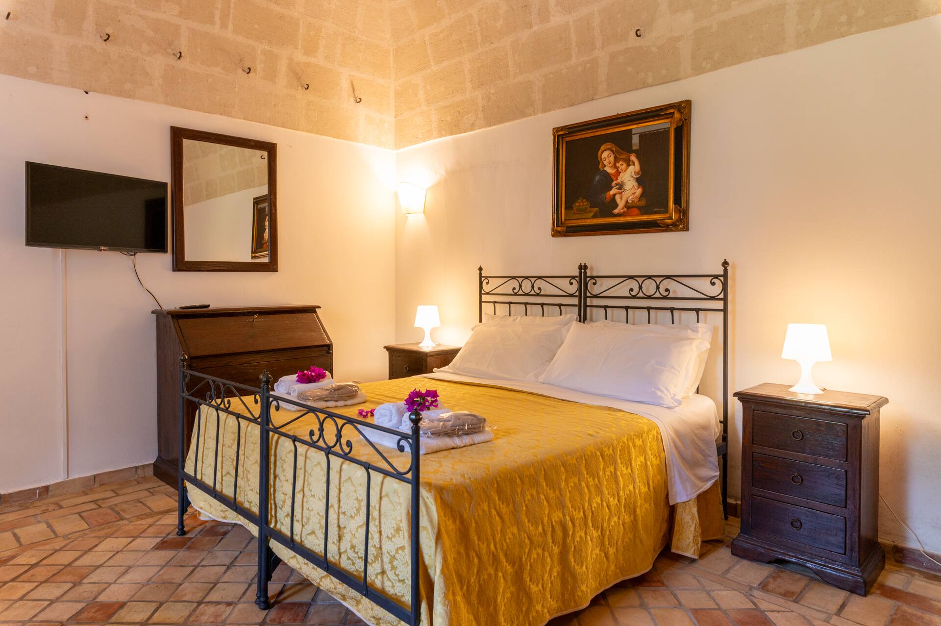 La Mimosa: Ancient Farmhouse + Marine Reserve