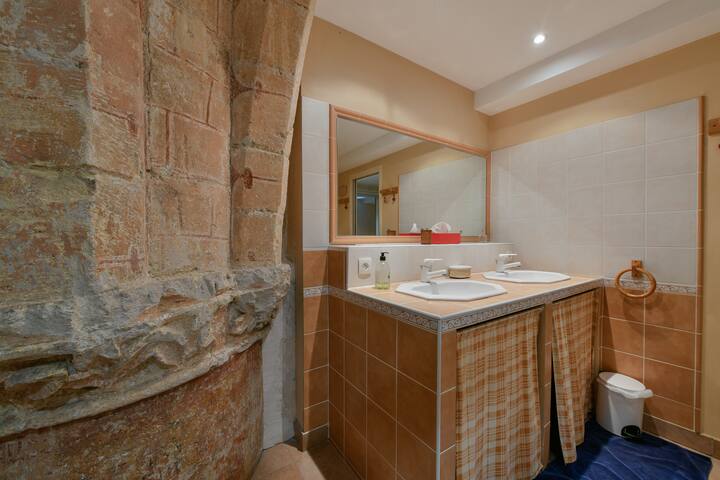 Stay in Bordeaux inside a church gallery image 5