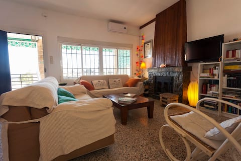 Successful Airbnb property: Cozy and comfortable garden & sea views. WIFI-A/C in Almuñécar