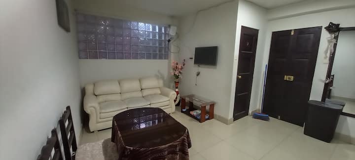 Sala comedor, tv, modem de internet, Wifi, juegos de mesa.
