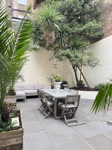 Chic Belgravia stay with concierge & gardens