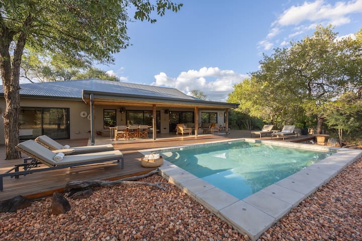 Ubuntu Luxury Villa on Hoedspruit Wildlife Estate