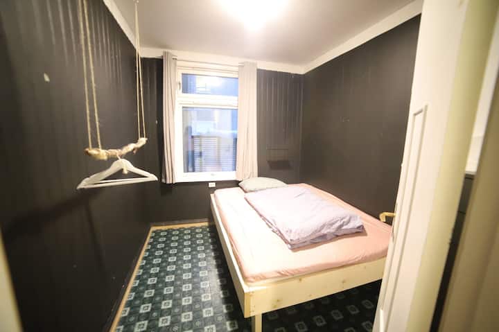 Spálňa2 (široká manželská posteľ 150x200)