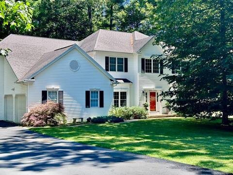 Spacious Home (sleeps 20+) near Saratoga Racetrack