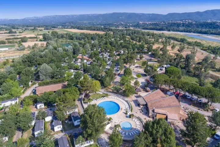 Mobil-home Agréable Avec Piscine - Lambesc