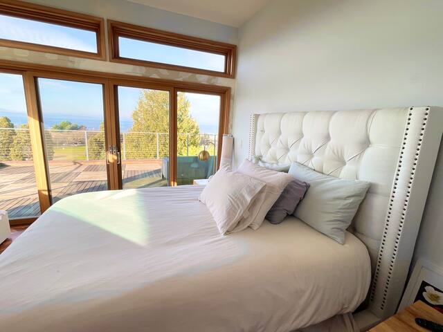 New Remodel! Water view, Deck, Seattle- Alki Beach gallery image 4