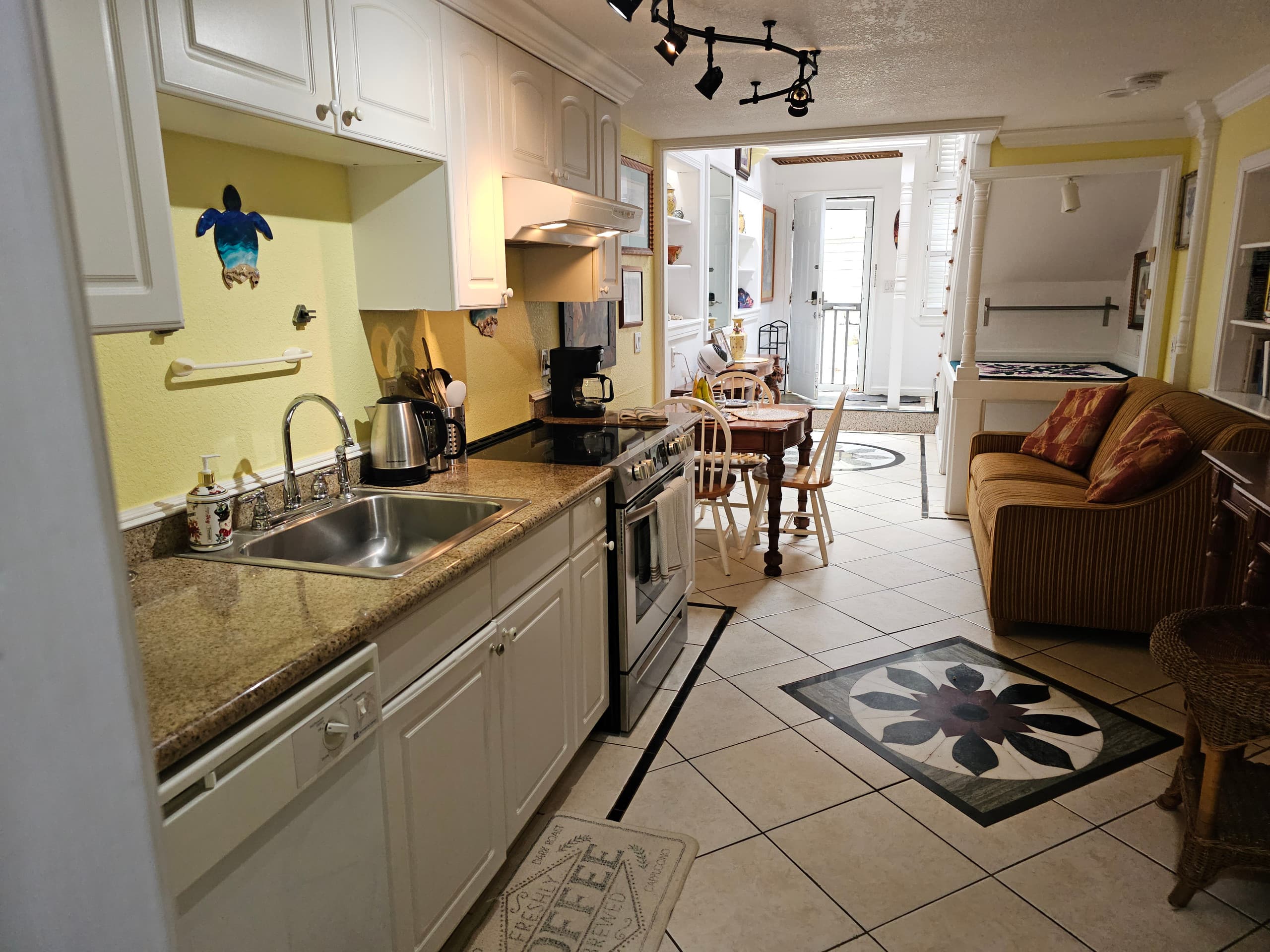 ♥ Stylish Spacious 1BR 2 floor Loft close to beach - Photo 13