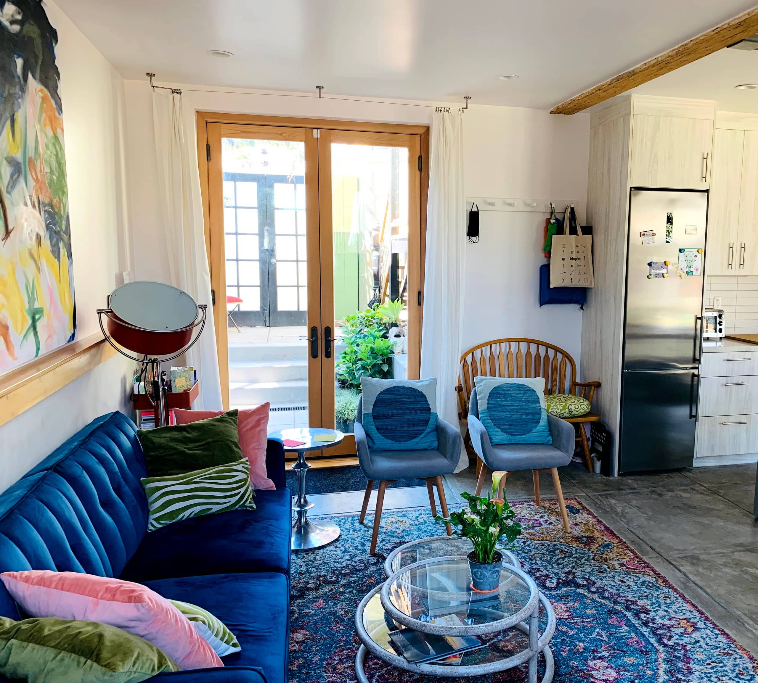 Entire one-bedroom apartment in the Cow House - Image 4