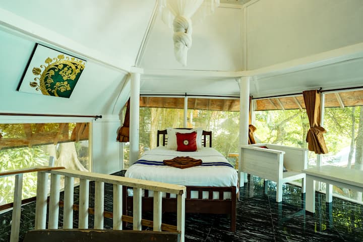 Единечен кревет (широк 150-179 см) на 2 кат.