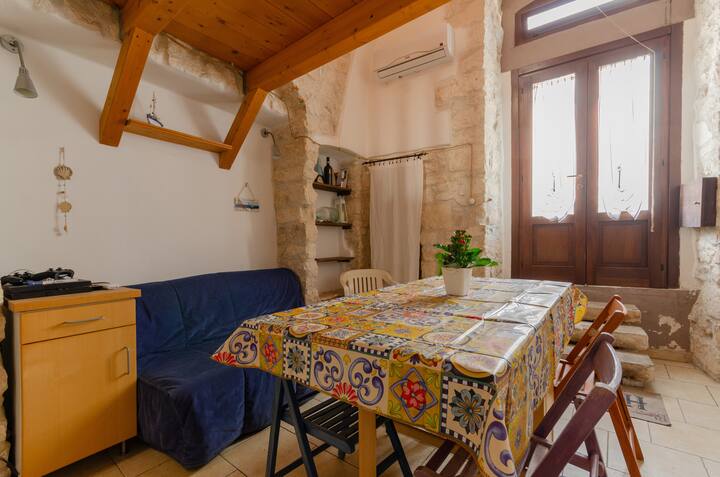 Casa Tipica Con Terrazzino Panoramico Vista Mare - Mattinata