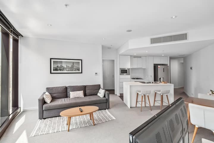 Sky Tower Urban Retreat | Stylish 1br Level 13 - 