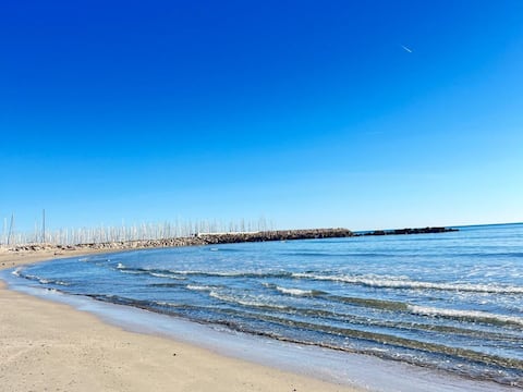 Exceptional apartment & direct beach access