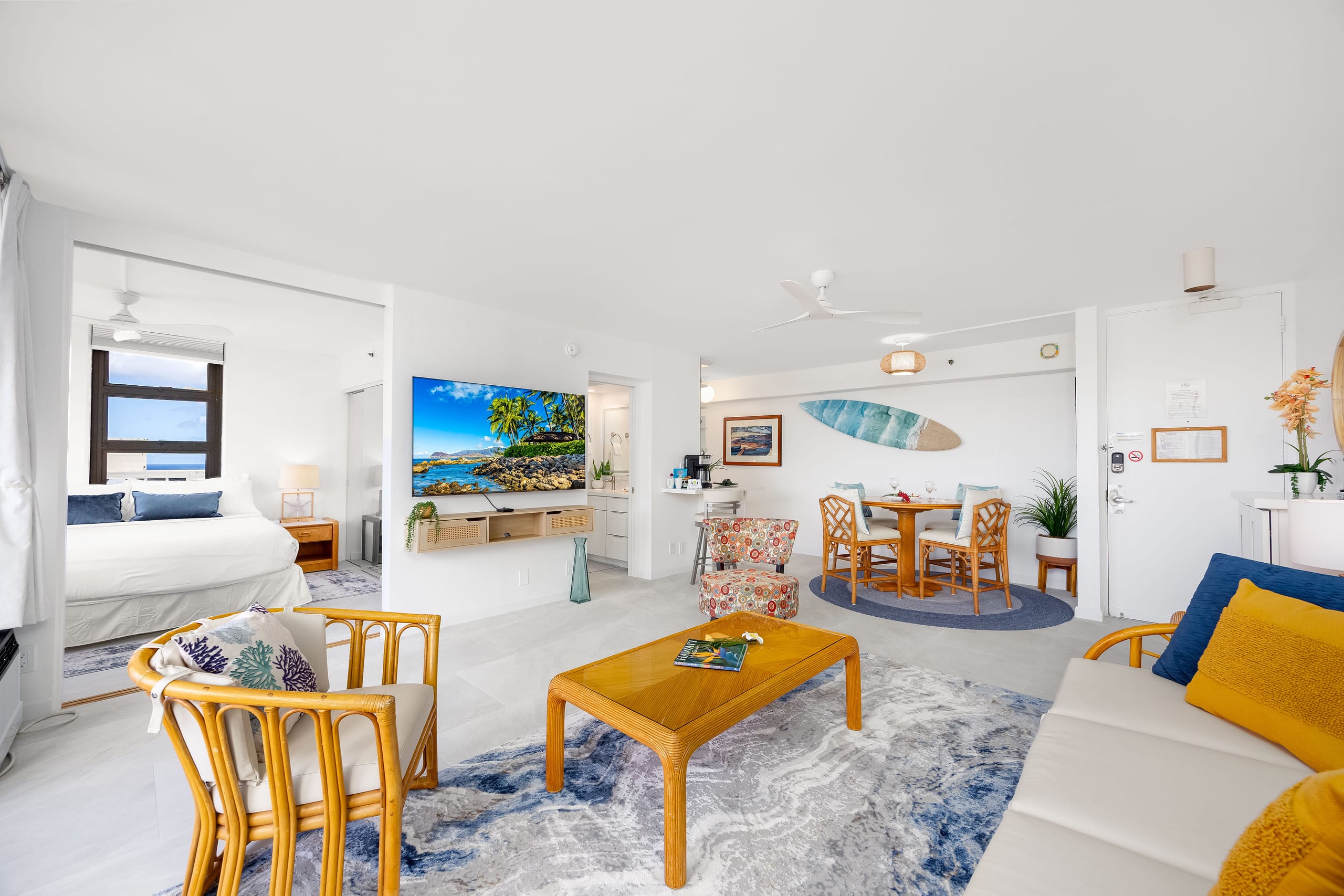 Condo in Honolulu · ★4.85 · 1 bedroom · 2 beds · 1 private bath - Image 5