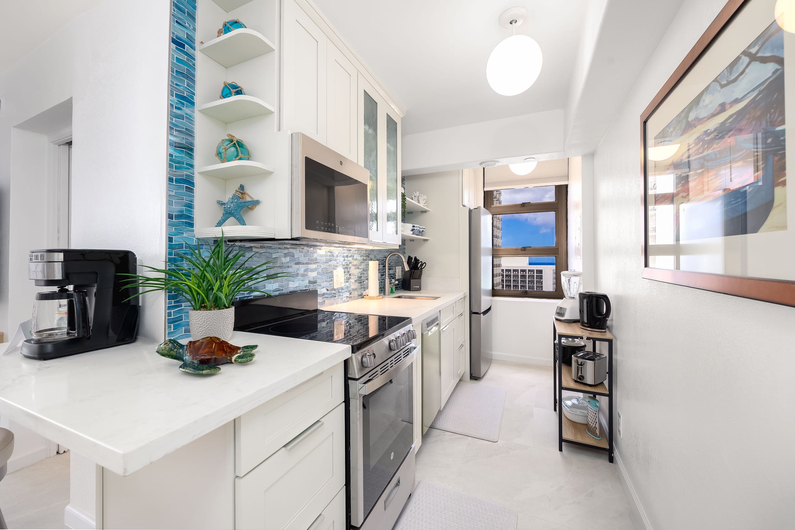 Condo in Honolulu · ★4.85 · 1 bedroom · 2 beds · 1 private bath - Image 21