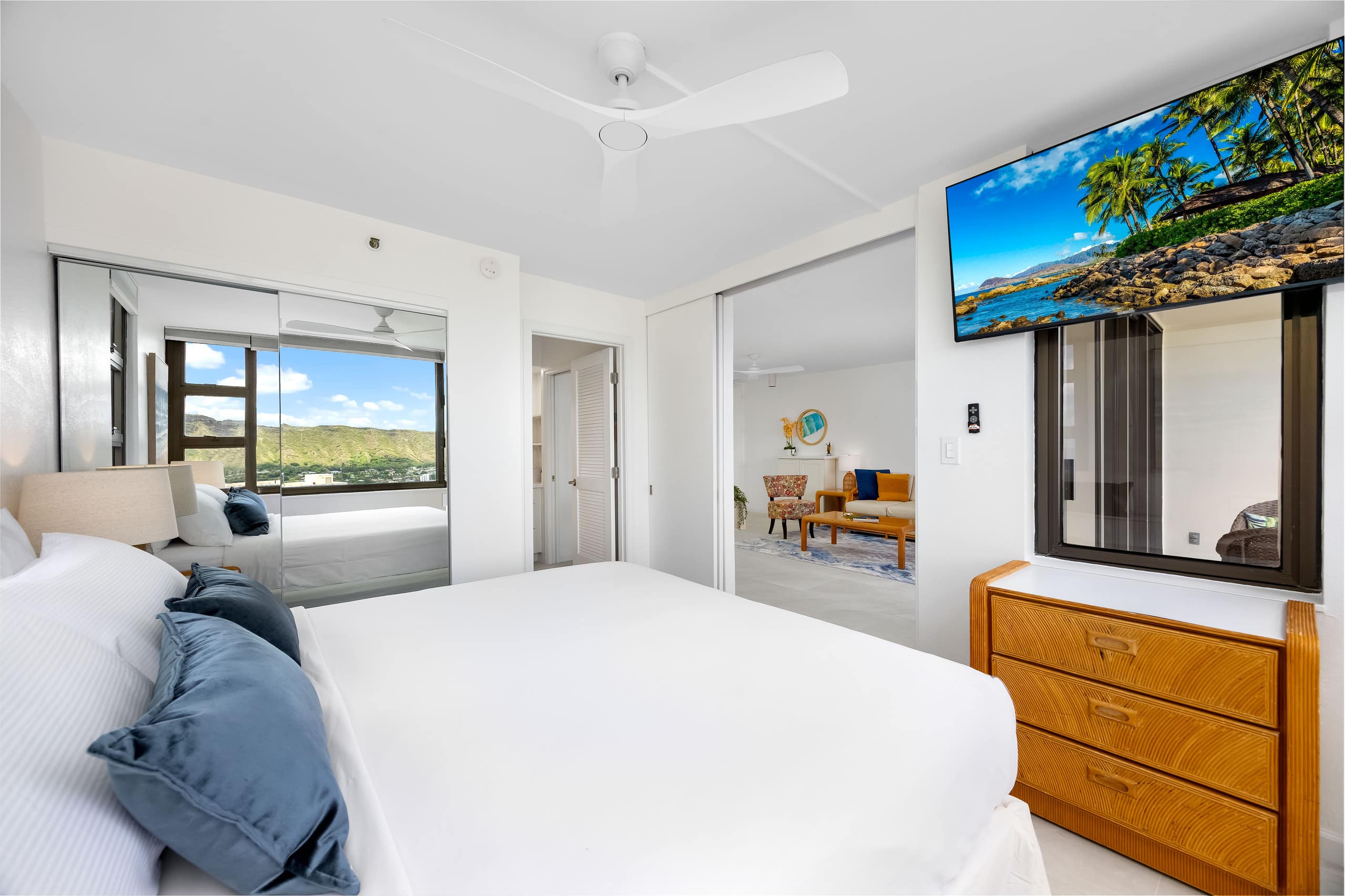 Condo in Honolulu · ★4.85 · 1 bedroom · 2 beds · 1 private bath - Image 40