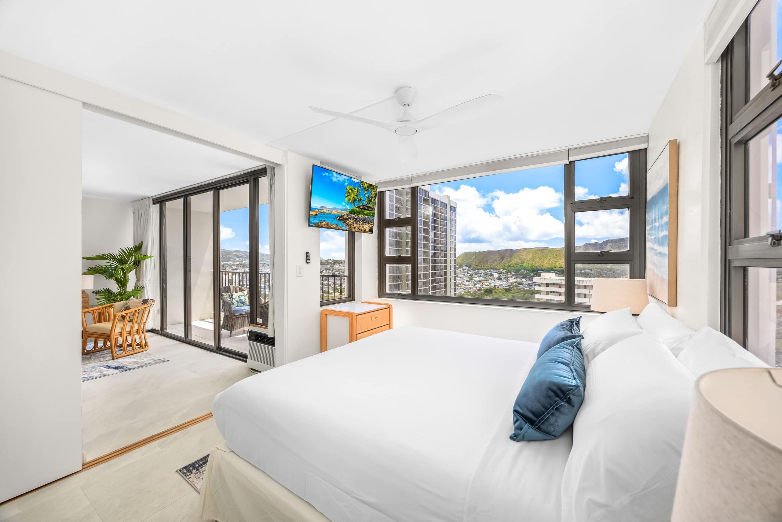 Condo in Honolulu · ★4.85 · 1 bedroom · 2 beds · 1 private bath - Image 1