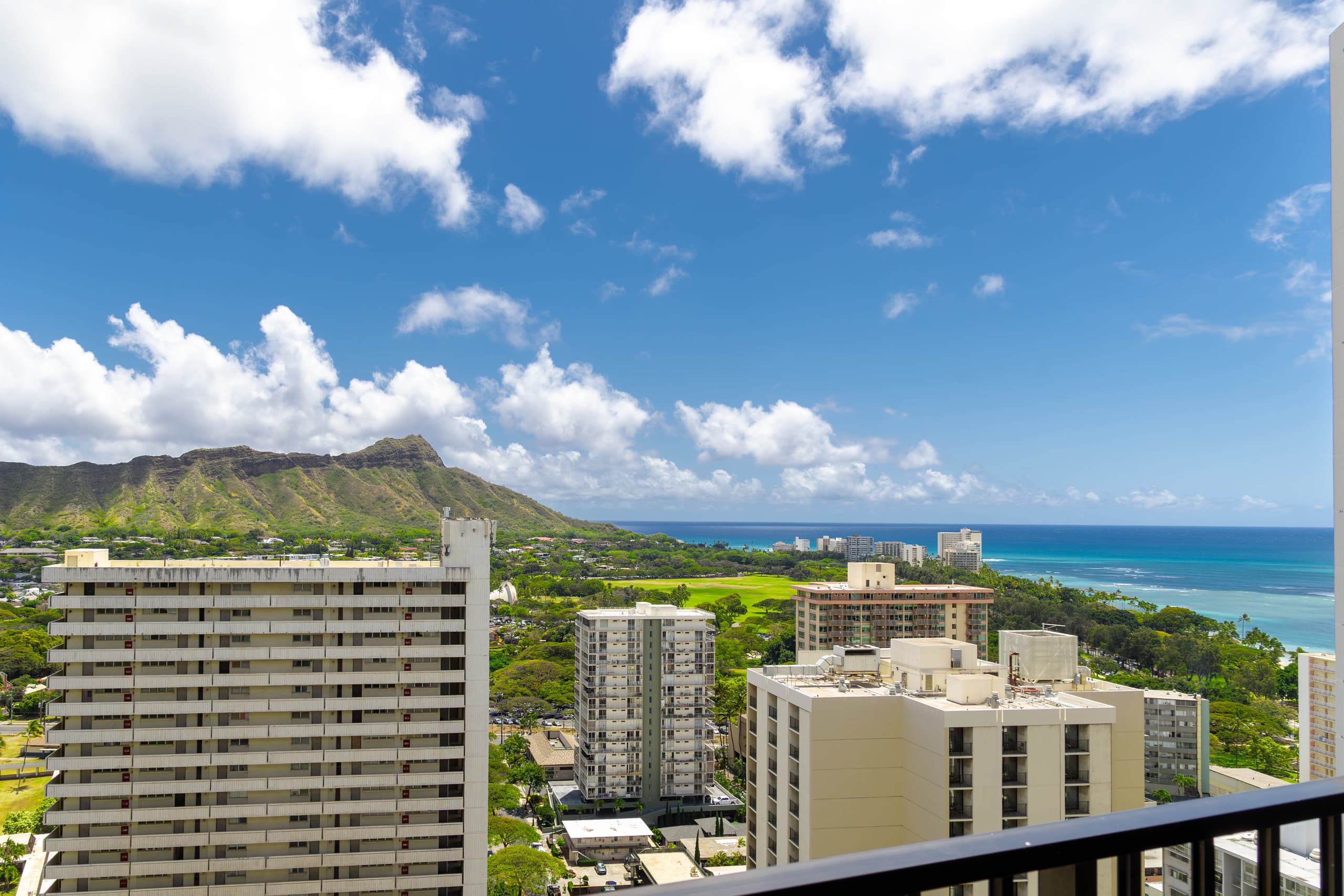 Condo in Honolulu · ★4.85 · 1 bedroom · 2 beds · 1 private bath - Image 56