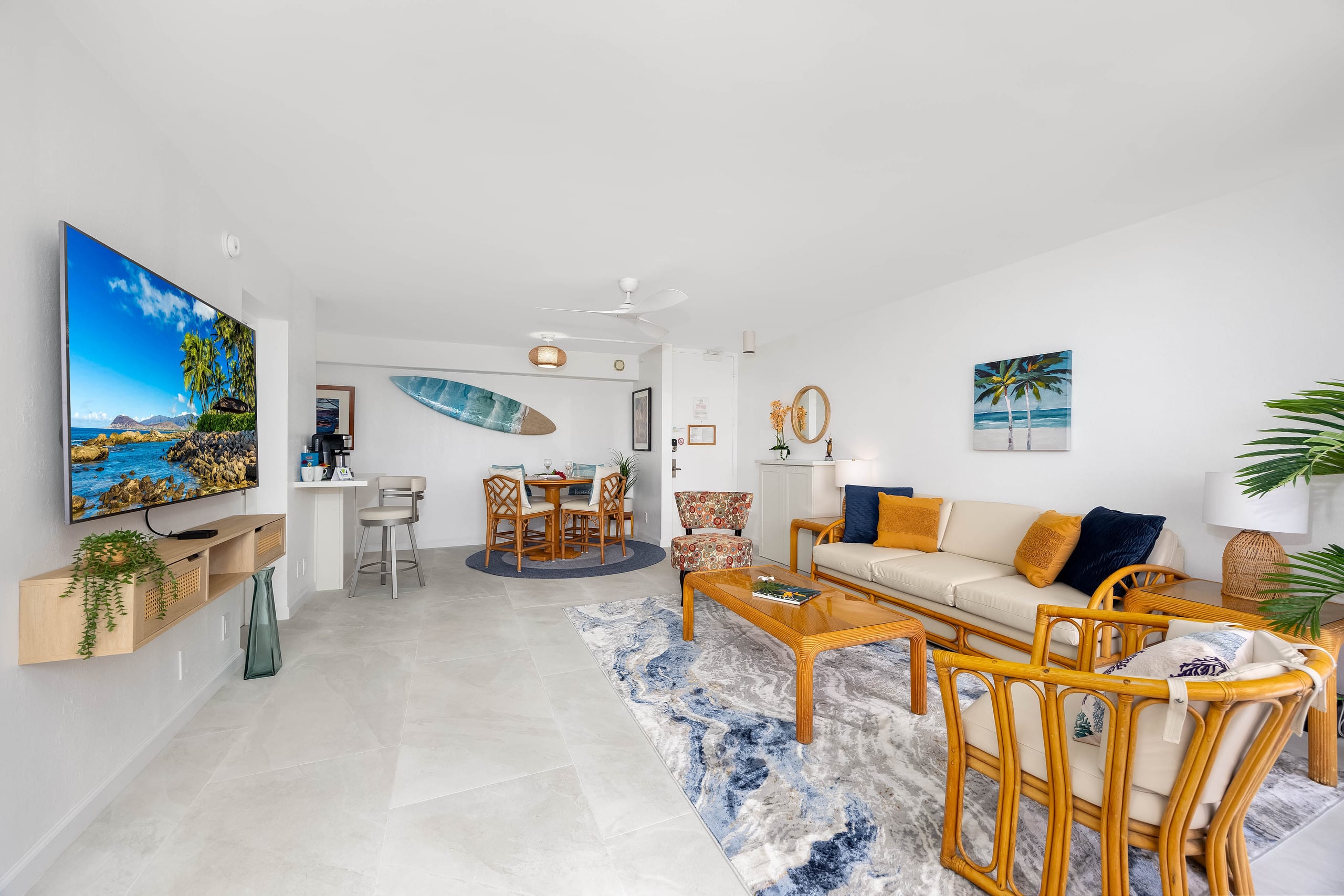 Condo in Honolulu · ★4.85 · 1 bedroom · 2 beds · 1 private bath - Image 9