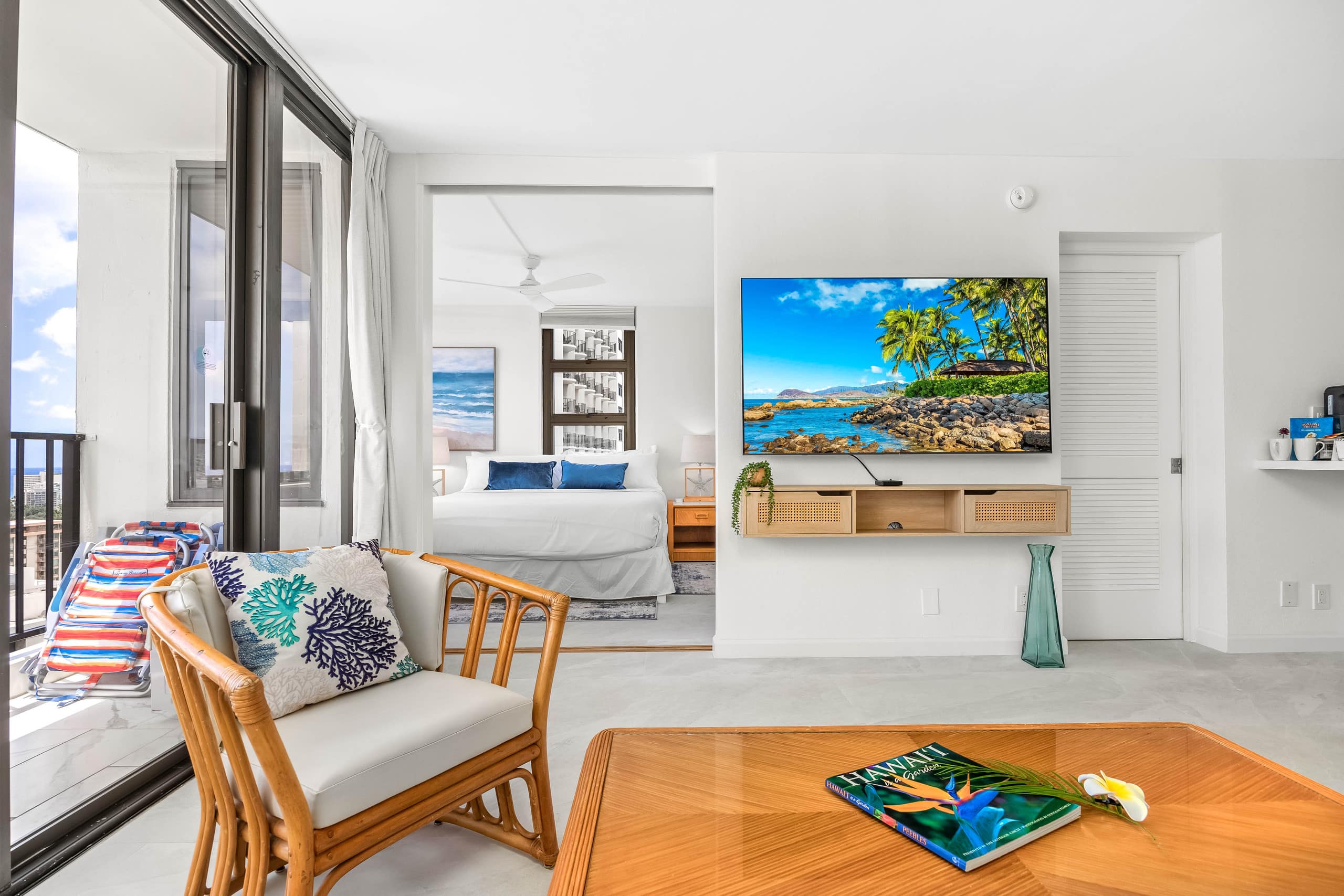 Condo in Honolulu · ★4.85 · 1 bedroom · 2 beds · 1 private bath - Image 3