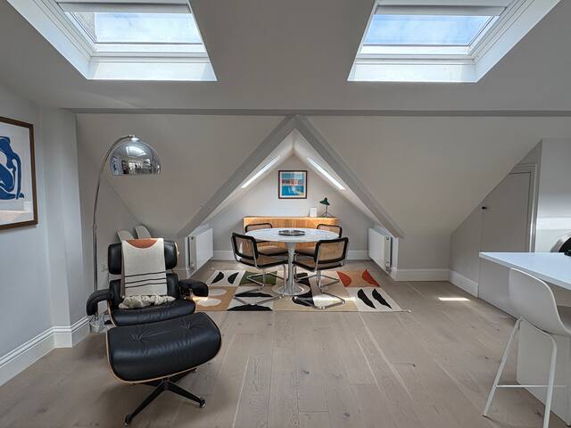 Elegant 3b/3b Notting Hill apt w/terrace/AC gallery image 3
