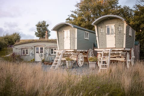 Wow factor, magical hobbit house, joined wagons HT