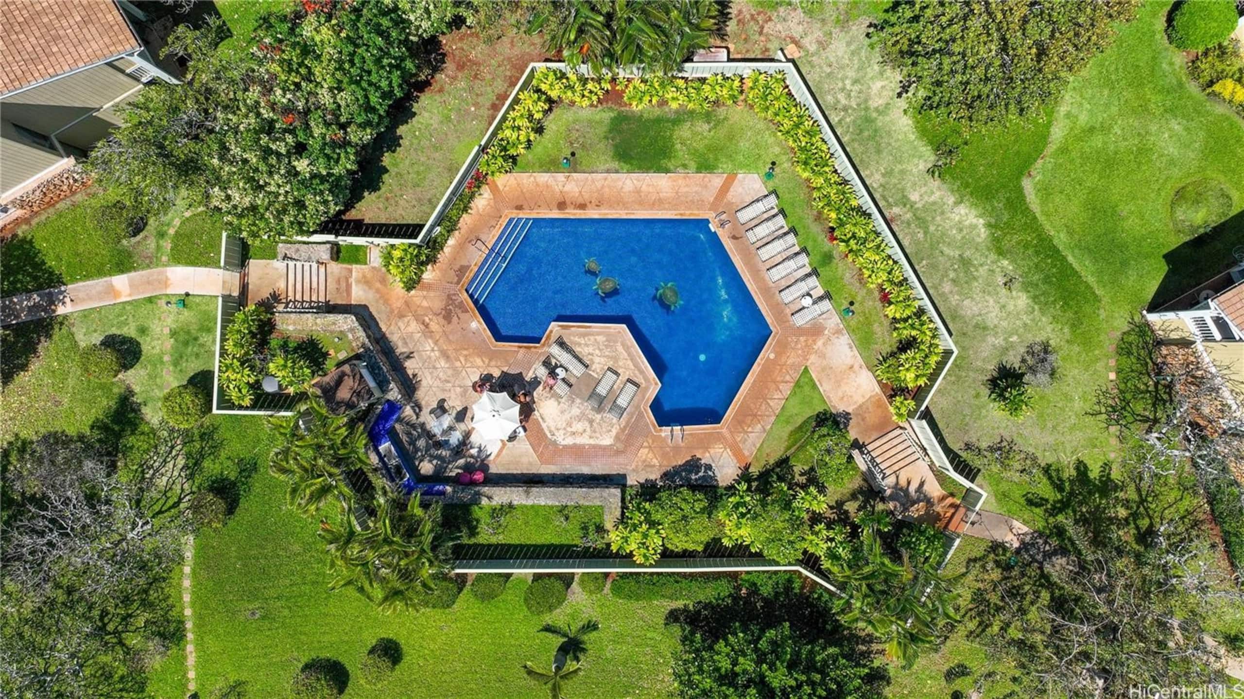 Condo in Kahuku · ★4.89 · 2 bedrooms · 4 beds · 2 shared baths - Image 18