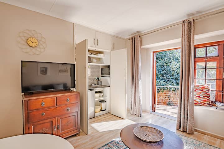 Smart Vintage Cozy / Hidden Lush Garden / Bright - Pretoria (Dél-Afrika)