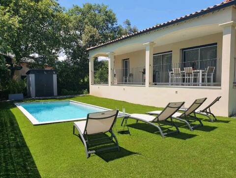 The landmark of rest, air-conditioned villa with pool