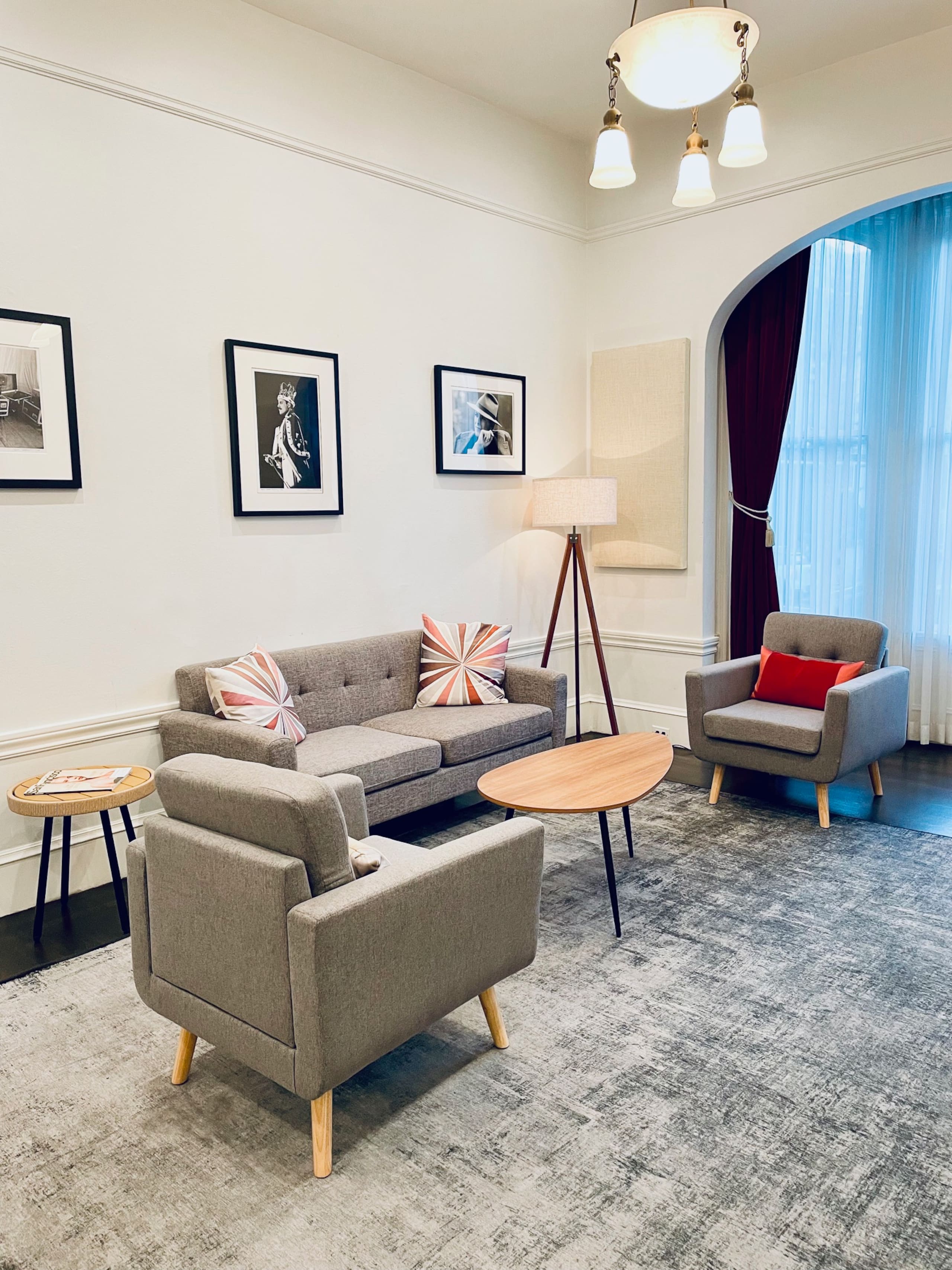 Home in San Francisco · ★4.97 · 3 bedrooms · 4 beds · 1.5 baths - Image 2
