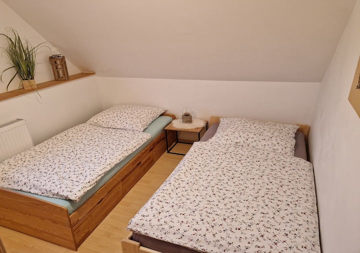Dhomë gjumi 2