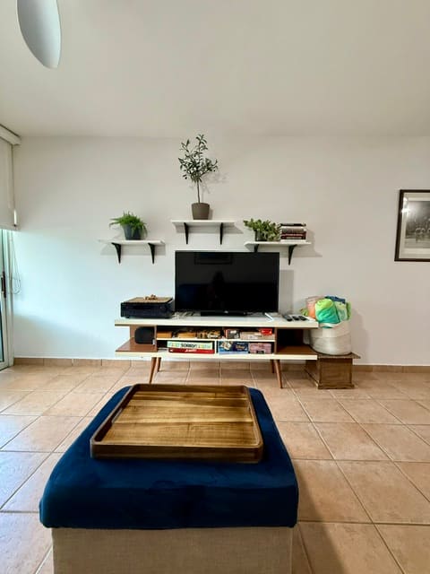 Top Airbnb: Garden condo with private access to beach. in Palmer