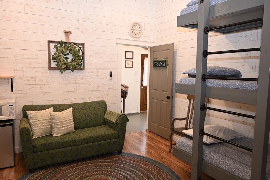 Сместување во апартман за седење/соба на спрат