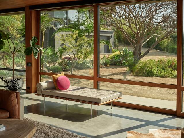 Panoramic Ocean Views, Designer MCM House + Studio gallery image 5