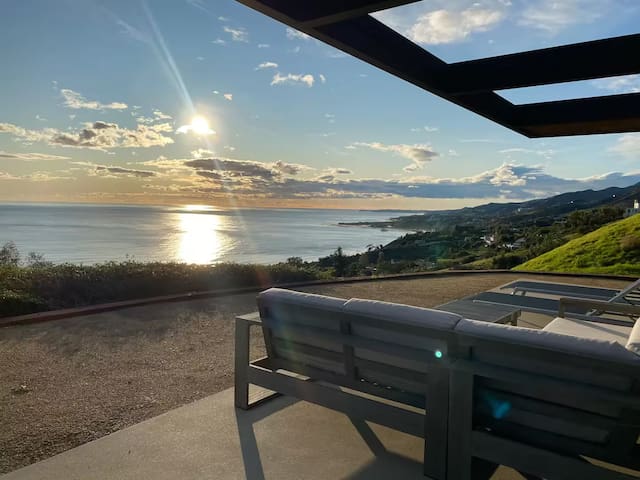 Panoramic Ocean Views, Designer MCM House + Studio