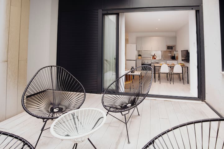Modern, 2-bedroom and terrace, Reina Sofía, AC