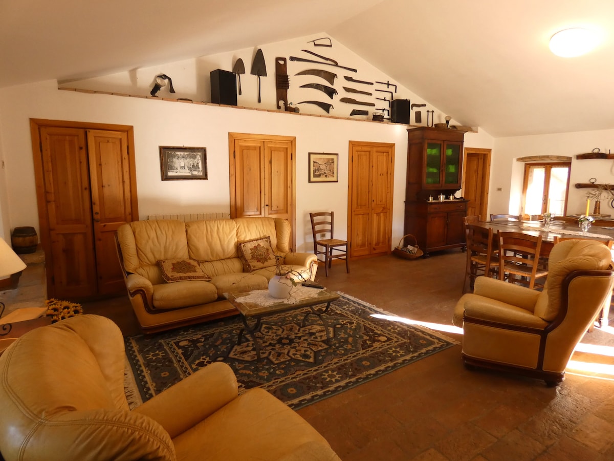 Top performing Airbnb: Getaway to Umbria, Casale Piccino in Amelia