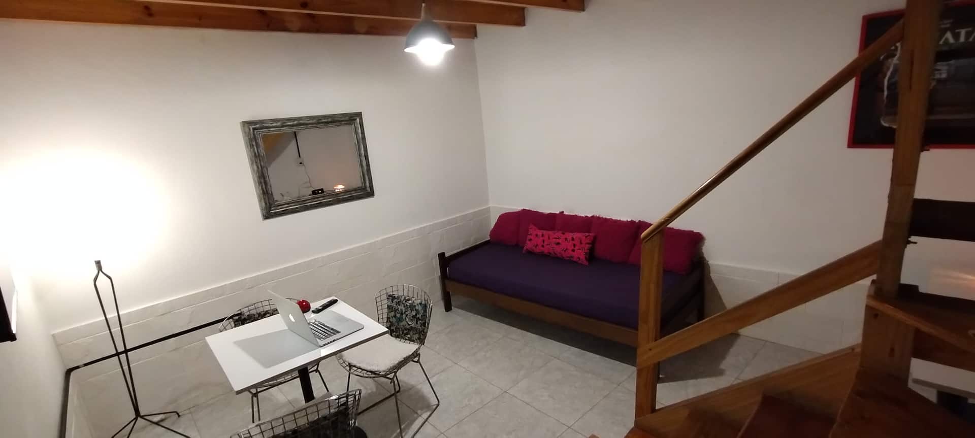 Renovated loft apartment - beautiful area near outlets