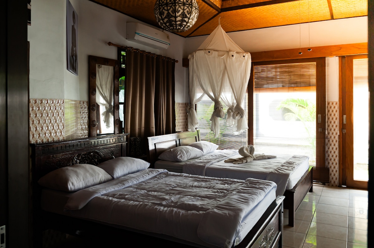 Საძინებელი 2 2 საწოლით: 1 ორადგილიანი 160 საწოლი 2 ზრდასრულისთვის და 1 ერთადგილიანი საწოლი 120 ზრდასრულისთვის ან 2 ბავშვისთვის