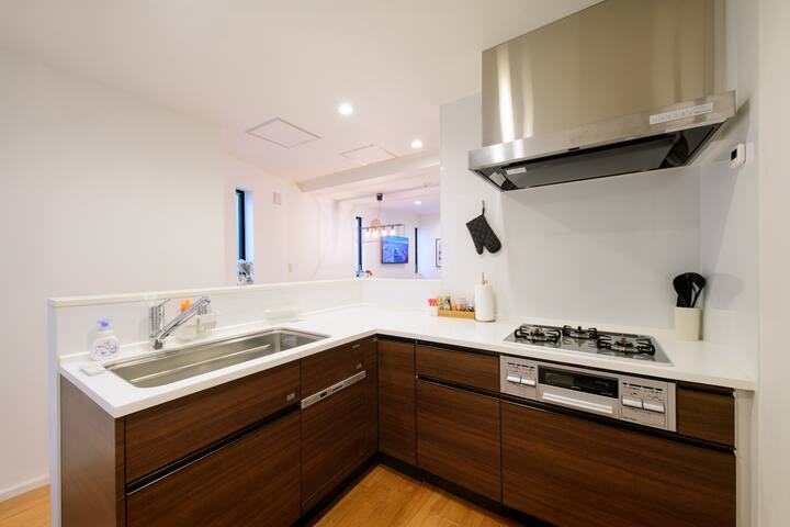 Free Parking/Sangen-jaya Sta/3Bdrms! gallery image 3