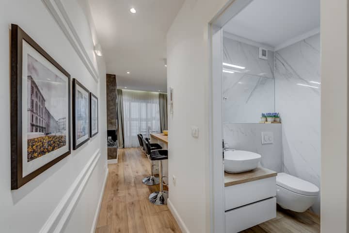 Romanca Deluxe Studio - City View - Apartments for Rent in Split