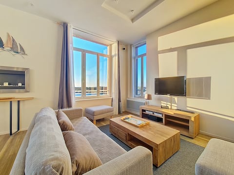 Top performing Airbnb: Apartment "Superb Sea View and Pier on Foot" in Le Conquet